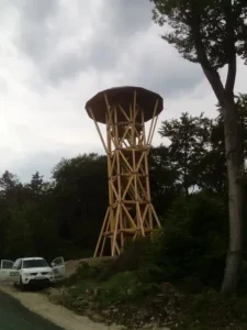 Montáž vyhliadkovej veži Brezová pod Bradlom