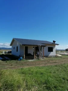 Montáž drevodomu vrátane strechy RD Starý Tekov