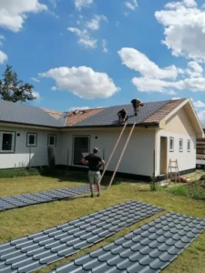 Montáž drevodomu vrátane strechy RD Kozárovce