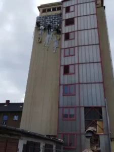 Demontáý zateplenia budovy Ostrava
