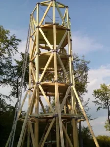 Montáž vyhliadkovej veži Brezová pod Bradlom